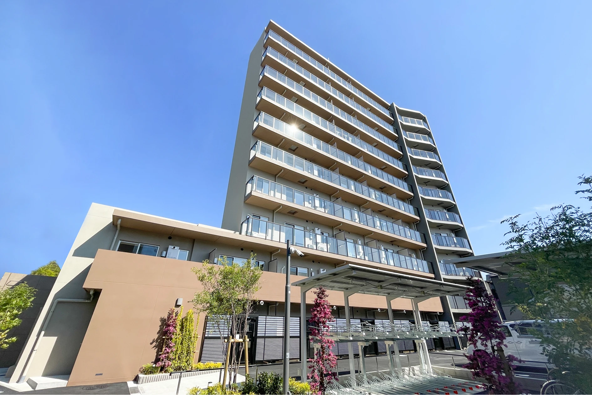 DUE. ドゥーエ 王子神谷