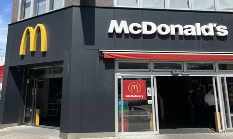 マクドナルド新横浜駅前店